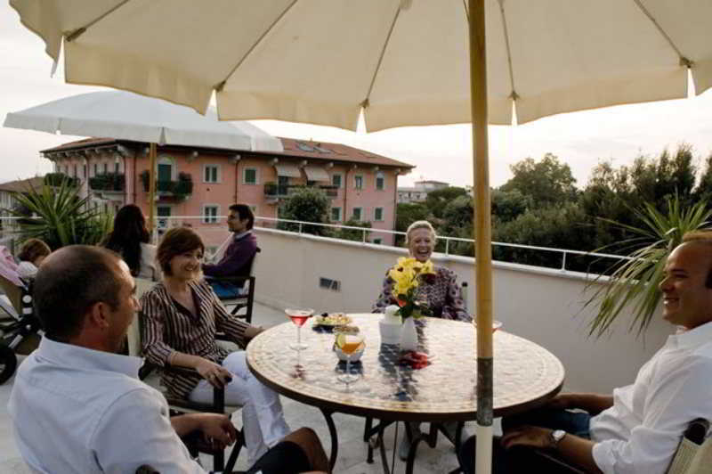 Hotel Viscardo Forte dei Marmi Exterior photo